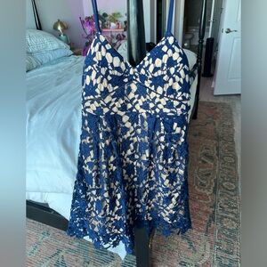 Medium Francesca’s blue floral net lace short dress